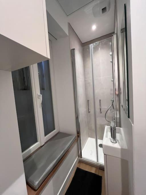 Studio Melun Peaceful Area 5 Min To Train Station Экстерьер фото