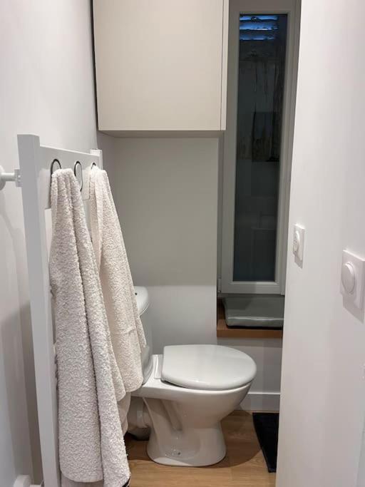 Studio Melun Peaceful Area 5 Min To Train Station Экстерьер фото