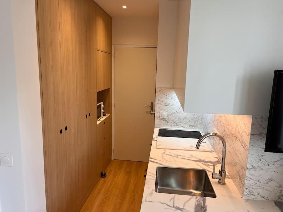 Studio Melun Peaceful Area 5 Min To Train Station Экстерьер фото