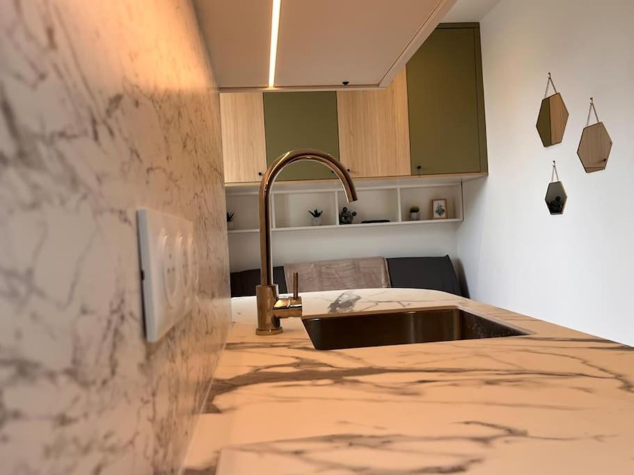 Studio Melun Peaceful Area 5 Min To Train Station Экстерьер фото